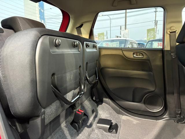 N-ONE ツアラー 艶消し全塗装 ターボ 純正ナビ 地デジ DVD再生 バックカメラ スマートキー プッシュスタート HIDヘッドライト 横滑り防止 プライバシーガラス セキュリティアラーム リアワイパー フロアマット(14枚目)