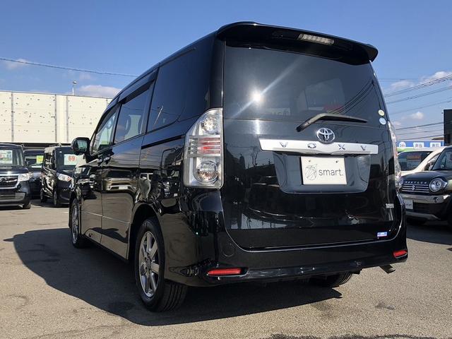 ヴォクシー ＺＳ　煌ＩＩ　両側電動スライドドア　純正ナビ　純正フリップダウンモニター　パドルシフト　ビルトインＥＴＣ　ドライブレコーダー　スマートキー　プッシュスタート　ＨＩＤヘッドライト　フォグランプ　プライバシーガラス（8枚目）