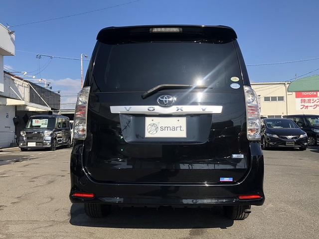 ヴォクシー ＺＳ　煌ＩＩ　両側電動スライドドア　純正ナビ　純正フリップダウンモニター　パドルシフト　ビルトインＥＴＣ　ドライブレコーダー　スマートキー　プッシュスタート　ＨＩＤヘッドライト　フォグランプ　プライバシーガラス（9枚目）