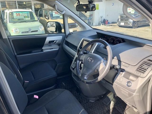 ヴォクシー ＺＳ　煌ＩＩ　両側電動スライドドア　純正ナビ　純正フリップダウンモニター　パドルシフト　ビルトインＥＴＣ　ドライブレコーダー　スマートキー　プッシュスタート　ＨＩＤヘッドライト　フォグランプ　プライバシーガラス（12枚目）