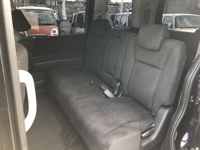 ステップワゴンスパーダ Ｓ　両側電動スライドドア　純正ナビ　フルセグ　ＤＶＤ再生　ビルトインＥＴＣ　フリップダウンモニター　スマートキー　ドライブレコーダー　パドルシフト　ＨＩＤヘッドライト　フォグランプ　純正アルミ（15枚目）