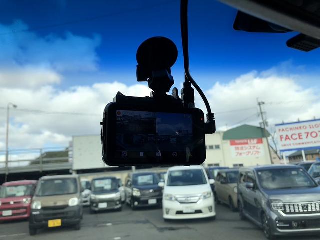 ステップワゴンスパーダ Ｓ　両側電動スライドドア　純正ナビ　フルセグ　ＤＶＤ再生　ビルトインＥＴＣ　フリップダウンモニター　スマートキー　ドライブレコーダー　パドルシフト　ＨＩＤヘッドライト　フォグランプ　純正アルミ（23枚目）