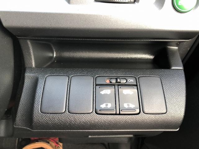 ステップワゴンスパーダ Ｓ　両側電動スライドドア　純正ナビ　フルセグ　ＤＶＤ再生　ビルトインＥＴＣ　フリップダウンモニター　スマートキー　ドライブレコーダー　パドルシフト　ＨＩＤヘッドライト　フォグランプ　純正アルミ（24枚目）