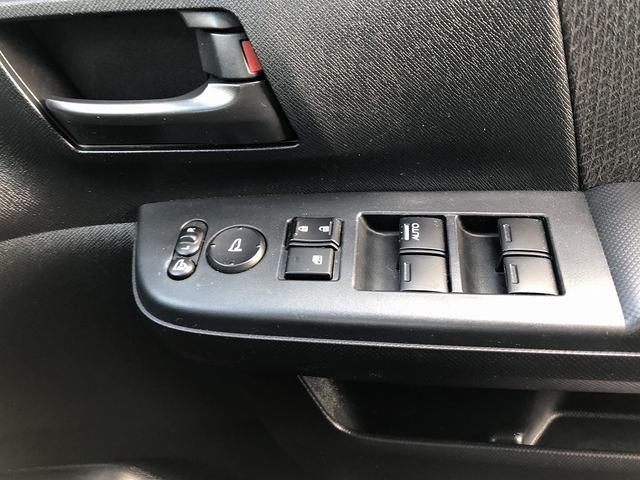 ステップワゴンスパーダ Ｓ　両側電動スライドドア　純正ナビ　フルセグ　ＤＶＤ再生　ビルトインＥＴＣ　フリップダウンモニター　スマートキー　ドライブレコーダー　パドルシフト　ＨＩＤヘッドライト　フォグランプ　純正アルミ（32枚目）