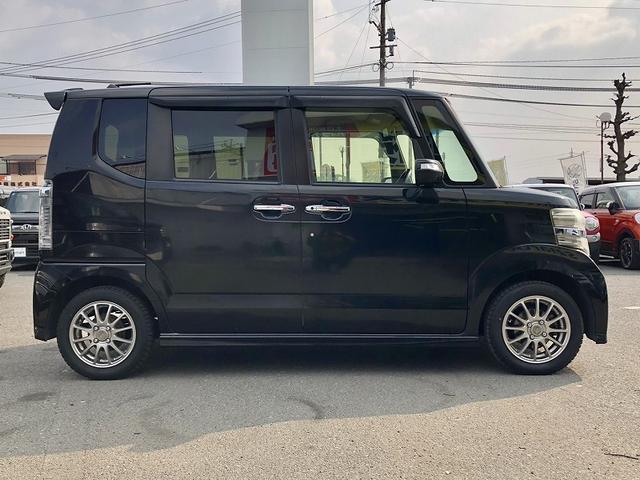 N-BOXカスタム G ターボSSパッケージ 衝突軽減 両側パワースライドドア 純正ナビ フルセグ DVD Bluetooth バックカメラ シートヒーター ビルトインETC 社外アルミ シートバックテーブル リアロールシェード マットバイザー(7枚目)