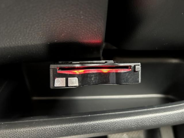 N-ONE G・Lパッケージ 社外ナビ フルセグ DVD再生 Bluetooth 前後ドラレコ ETC スマートキー プッシュスタート HIDヘッドライト オートライト プライバシーガラス セキュリティアラーム フロアマット(17枚目)