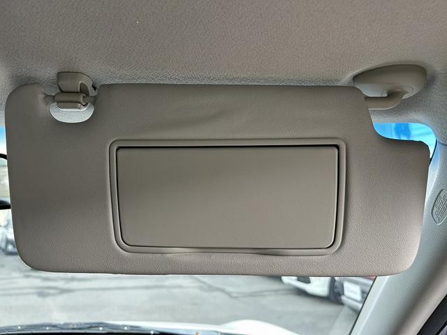 N-ONE G・Lパッケージ 社外ナビ フルセグ DVD再生 Bluetooth 前後ドラレコ ETC スマートキー プッシュスタート HIDヘッドライト オートライト プライバシーガラス セキュリティアラーム フロアマット(22枚目)