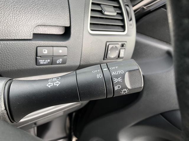 セレナ ハイウェイスターＧ　Ｓ－ＨＶアドバンスドセーフティ　純正フリップダウン　純正ナビ　フルセグ　ＤＶＤ再生　Ｂｌｕｅｔｏｏｔｈ　全方位カメラ　ＥＴＣ　エマージェンシーブレーキ　両側パワースライドドア　車線逸脱警報　クルーズコントロール　シートバックテーブル（25枚目）