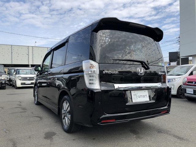 ステップワゴンスパーダ Ｚ　両側電動スライドドア　純正９型ナビ　フルセグ　Ｂｌｕｅｔｏｏｔｈ対応　バックカメラ　純正ＡＷ　ＨＩＤヘッドライト　オートライト　クルーズコントロール　スマートキー　プライバシーガラス　セキュリティ（8枚目）