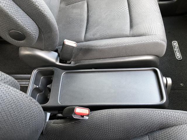 ステップワゴンスパーダ Ｚ　両側電動スライドドア　純正９型ナビ　フルセグ　Ｂｌｕｅｔｏｏｔｈ対応　バックカメラ　純正ＡＷ　ＨＩＤヘッドライト　オートライト　クルーズコントロール　スマートキー　プライバシーガラス　セキュリティ（30枚目）