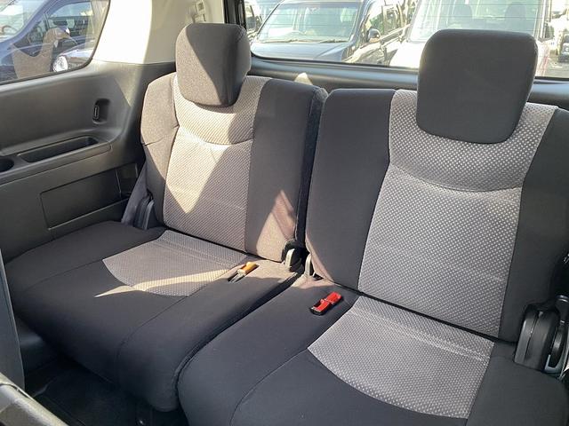 セレナ ライダーブラックラインＳ－ＨＶアドバンスドセーフティ　純正ナビ　フルセグ　ＤＶＤ　Ｂｌｕｅｔｏｏｔｈ　フリップダウンモニター　両側パワースライドドア　エマージェンシーブレーキ　アラウンドビューモニター　ＥＴＣ　プッシュスタート　クルーズコントロール（16枚目）