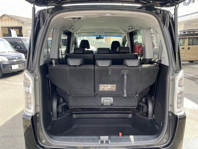 ステップワゴンスパーダ Ｚ　クールスピリット　両側パワースライドドア　純正８インチナビ　フルセグ　ＤＶＤ再生　Ｂｌｕｅｔｏｏｔｈ　バックカメラ　ＥＴＣ　スマートキー　クルーズコントロール　パドルシフト　プライバシーガラス　セキュリティアラーム（17枚目）