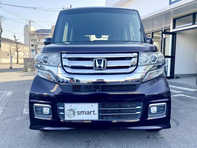 Ｎ－ＢＯＸカスタム Ｇ　ＳＳパッケージ　両側パワースライドドア　社外ナビ　フルセグ　ＤＶＤ再生　Ｂｌｕｅｔｏｏｔｈ　バックカメラ　ビルトインＥＴＣ　シートヒーター　スマートキー　プッシュスタート　プライバシーガラス　セキュリティ　純正アルミ（4枚目）