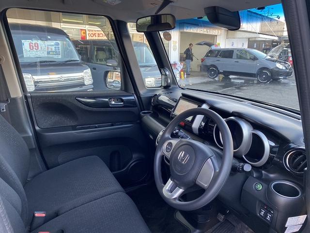 Ｎ－ＢＯＸカスタム Ｇ・Ｌパッケージ　衝突軽減　社外ナビ　フルセグ　ＤＶＤ再生　Ｂｌｕｅｔｏｏｔｈ　バックカメラ　ビルトインＥＴＣ　スマートキー　プッシュスタート　ＨＩＤヘッドライト　フォグ　プライバシーガラス　セキュリティアラーム（12枚目）