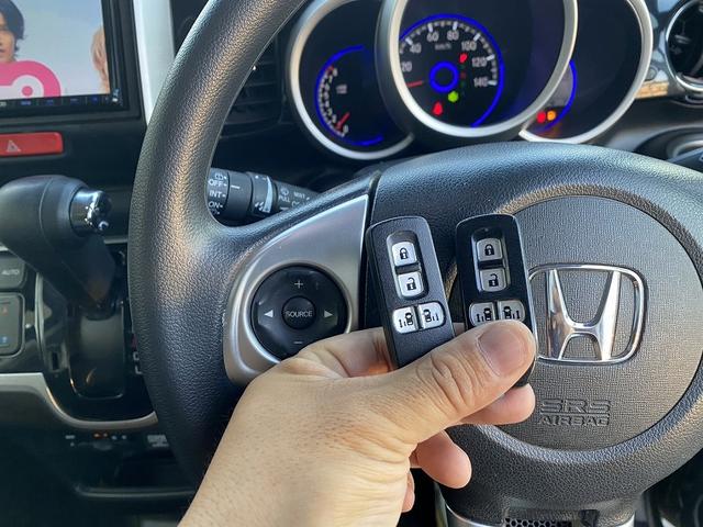 Ｎ－ＢＯＸカスタム Ｇ・Ｌパッケージ　衝突軽減　社外ナビ　フルセグ　ＤＶＤ再生　Ｂｌｕｅｔｏｏｔｈ　バックカメラ　ビルトインＥＴＣ　スマートキー　プッシュスタート　ＨＩＤヘッドライト　フォグ　プライバシーガラス　セキュリティアラーム（25枚目）