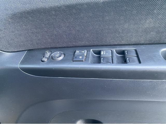 Ｎ－ＢＯＸカスタム Ｇ・Ｌパッケージ　衝突軽減　社外ナビ　フルセグ　ＤＶＤ再生　Ｂｌｕｅｔｏｏｔｈ　バックカメラ　ビルトインＥＴＣ　スマートキー　プッシュスタート　ＨＩＤヘッドライト　フォグ　プライバシーガラス　セキュリティアラーム（30枚目）