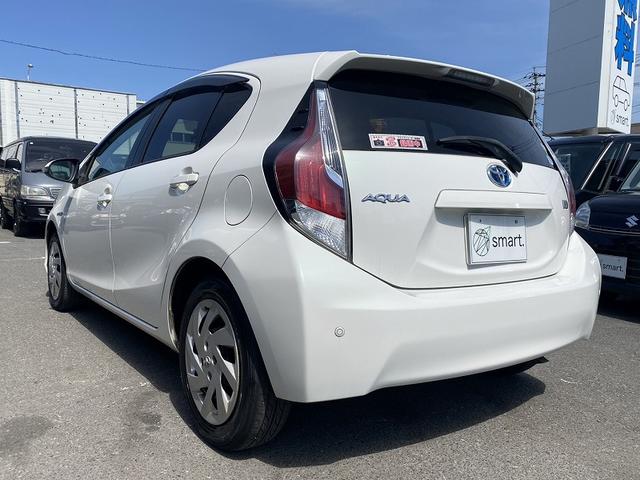 アクア Ｓ　スマートキー　プッシュスタート　社外ナビ　地デジ　前後ドライブレコーダー　ＥＴＣ　コーナーセンサー　オートライト　ヘッドライトレベライザー　横滑防止　プライバシーガラス　セキュリティアラーム（8枚目）