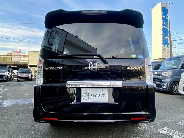 ステップワゴンスパーダ Ｚ　両側パワースライドドア　社外ナビ　フルセグ　ＤＶＤ再生　Ｂｌｕｅｔｏｏｔｈ　バックカメラ　ＥＴＣ　ドライブレコーダー　ＨＩＤヘッドライト　フォグ　スマートキー　マット　バイザー　プライバシーガラス（8枚目）