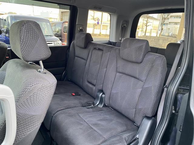 ステップワゴンスパーダ Ｚ　両側パワースライドドア　社外ナビ　フルセグ　ＤＶＤ再生　Ｂｌｕｅｔｏｏｔｈ　バックカメラ　ＥＴＣ　ドライブレコーダー　ＨＩＤヘッドライト　フォグ　スマートキー　マット　バイザー　プライバシーガラス（14枚目）