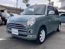 2【車流通のプロ集団が全国全車徹底的に価格調査を行い、割安車のみ展示販売を行います】全車割安の裏付けに当社U-CARグループ販売実績の約60パーセントが業者様「車のプロ」への販売となっております。