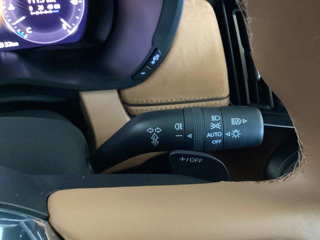 ＣＸ－８０ ３．３　ＸＤハイブリッド　プレミアム　スポーツ　ディーゼルタ　試乗車アップ　サンルーフ　ナビ　ＥＴＣ　パノラマサンルーフ　ＥＴＣ　オートマチックハイビーム　シートヒーター　４ＷＤ　アルミホイール　クリアランスソナー　パワーシート　パワーリフトゲート　衝突軽減（27枚目）