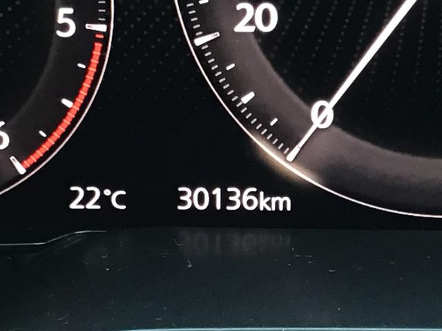 CX-60 3.3 XDハイブリッド プレミアム スポーツ ディーゼルタ 大型サンルーフ BOSEサウンドシステム ダブルサンルーフ シートヒー パワーゲート レーダークルコン パワーシート スマートキー オートハイビーム フルオートエアコン 4WD ABS アルミホイール(30枚目)