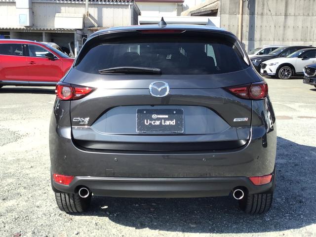 美しさは欧州車に引けを取らないリアビューのデザイン★