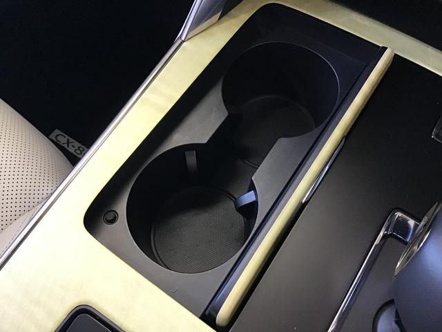 ＣＸ－８０ ３．３　ＸＤハイブリッド　プレミアム　モダン　ディーゼルター　デモアップカー　衝突被害軽減ブレーキ　全周囲カメラ　オートマチックハイビーム　アダプティブクルーズコントロール　革シート　３列シート　バックカメラ　電動シート　シートヒーター　４ＷＤ　サンルーフ（38枚目）