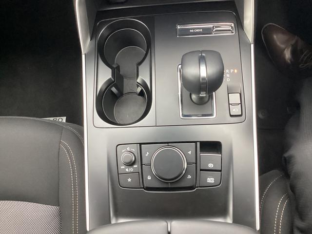 �R�}���_�[�R���g���[���B�X�C�b�`��T�����ƂȂ����R�Ɏ���������ʒu�ɔz�u�B�茳�����邱�ƂȂ��A�e�푀�삪�s���܂��B