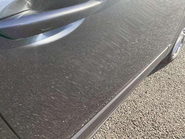 �X�}�[�g�L�[���������Ă����ԂŃ��b�N�{�^���������ƁA�ԗ����ׂẴh�A�̉�����{�����s�����Ƃ��o���܂��B