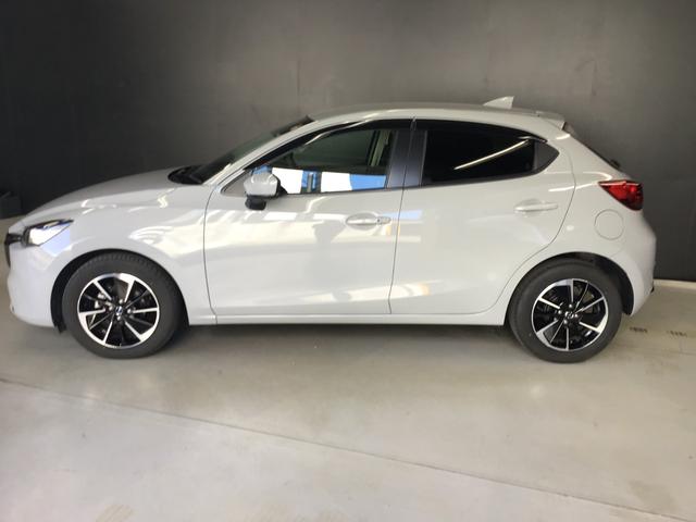 �T�C�h�r���[�ł��B�Ԃ����苎��܂ŁA�l�̖ڂɈڂ肱�ނ��́B����l�𖣗��������E�E�E�B����ȑz���Ń}�c�_�f�U�C���͍��o����Ă��܂��B