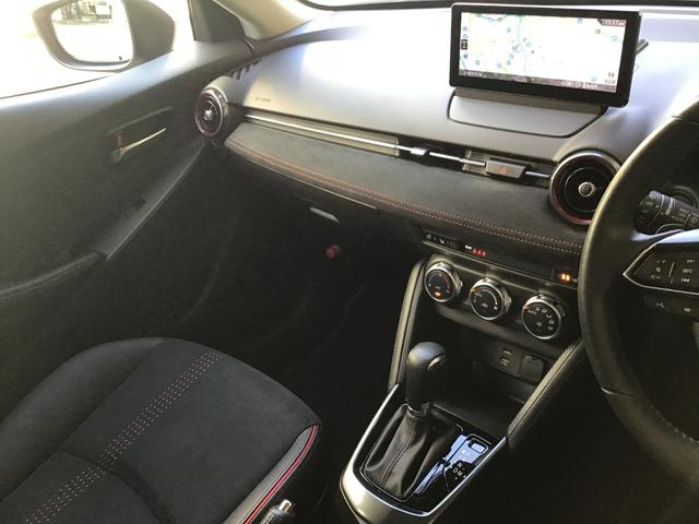 �V���v���ő��쐫�ɗD�ꂽ�R�b�N�s�b�g���C�A�E�g