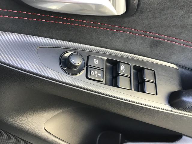 �p���[�E�C���h�E�d���i�[�t���h�A�~���[�X�C�b�`�́A�h�A�ɏW����