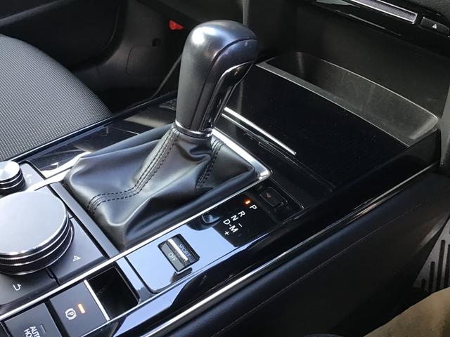 �I�[�g�}�̃V�t�g���o�[�͑��삵�₷���ʒu�ɂ���܂��B