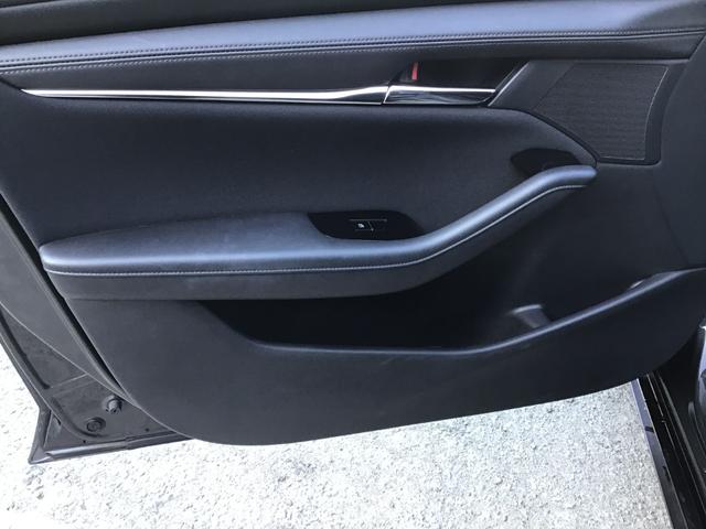 ����ȃh�A����