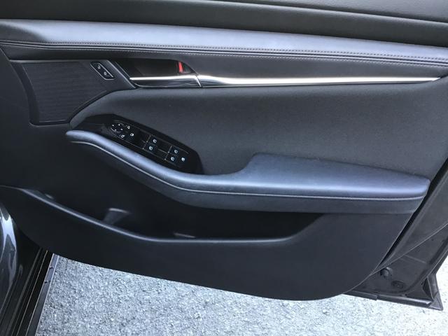 �^�]�ȃh�A����