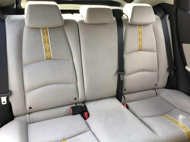 �Q��ڃV�[�g�������b�N�X���Ă����������ԂɂȂ��Ă܂��B