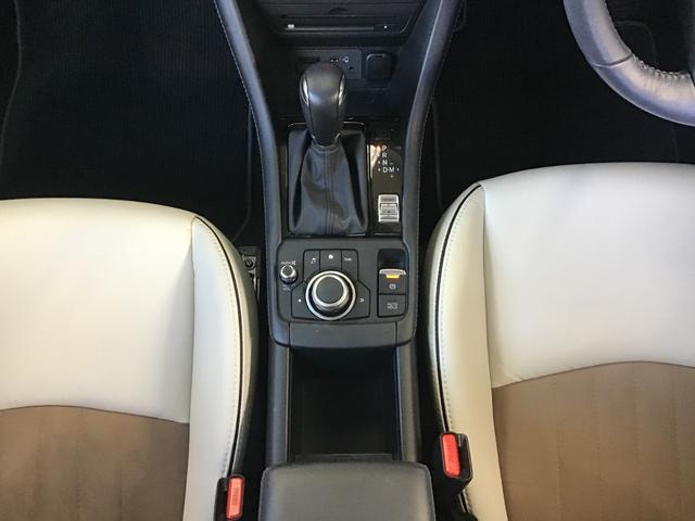 �I�[�g�}�̃V�t�g���o�[�͑��삵�₷���ʒu�ɂ���܂��B