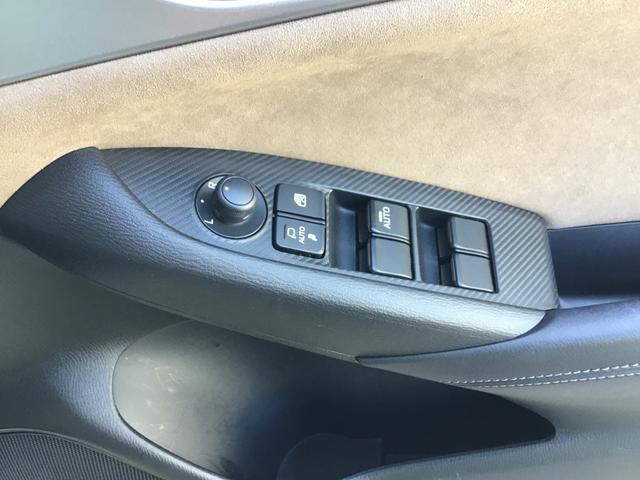 �p���[�E�C���h�E�d���i�[�t���h�A�~���[�X�C�b�`�́A�h�A�ɏW����