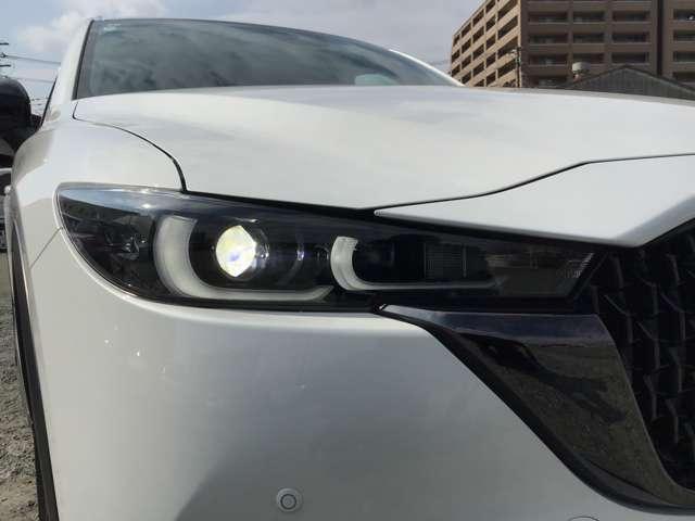 ＣＸ－８ ２．５　２５Ｓ　ブラックトーン　エディション　ナビ　ワイヤレス充電　シートヒーター　３６０°ビュー　ＬＥＤライト　スマートシティブレーキ　アルミホイール　オートエアコン　Ｐシート　メモリーナビゲーション　ＡＢＳ　Ｂカメラ　ＥＴＣ付き　スマートキー（9枚目）
