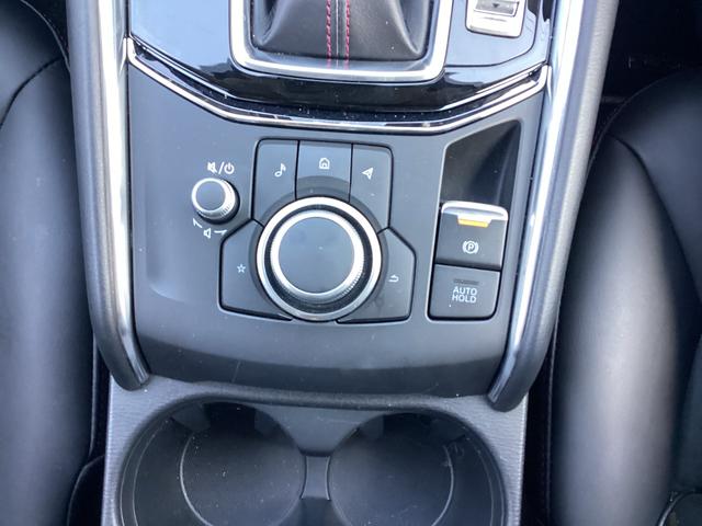 �R�}���_�[�R���g���[���B�X�C�b�`��T�����ƂȂ����R�Ɏ���������ʒu�ɔz�u�B�茳�����邱�ƂȂ��A�e�푀�삪�s���܂��B