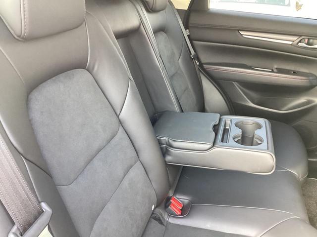 �V�[�g���ɗ]�T������A���̓I�Ȍ`��̍��ʂ��J�[�u���ɂ���������̂��x���A�܂��w�b�h�N���A�����X���]�T������A�����K���X���L�߂Ŏ��E�̍��������킳��Ǌ����Ȃ������ԃh���C�u�ł����K�ɉ߂����܂��B