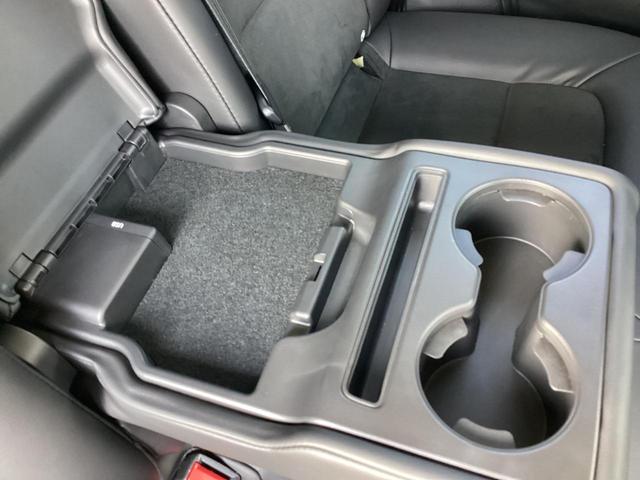 �Q��ڃV�[�g����l�̕��������b�N�X���Ă����������ԂɂȂ��Ă܂��B