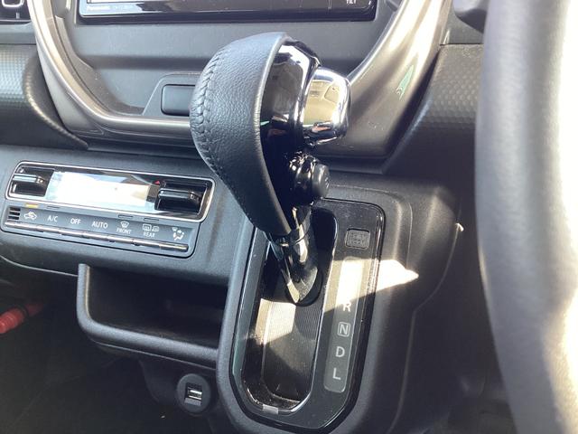 �I�[�g�}�̃V�t�g���o�[�͑��삵�₷���ʒu�ɂ���܂��B