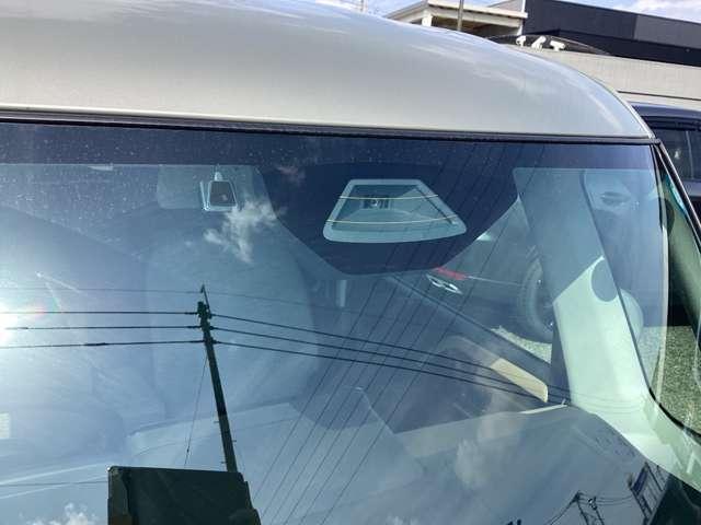 �Փ˒ጸ�u���[�L�̃t�H���[�h�Z���V���O�J�����ł��B