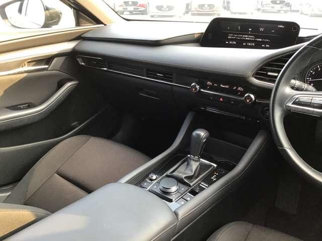 ＭＡＺＤＡ３ファストバック ２．０　２０Ｓ　プロアクティブ　ＥＴＣ　前後ドラレコ　ＣＤ　ＤＶＤ　フルセグ　アドバンストキー　スマートブレーキ　ＬＥＤヘッド　オートエアコン　フルセグ　コーナーセンサー　ＤＶＤ　横滑り防止　ＡＷ　Ｂカメラ　アイドリングストップ（16枚目）