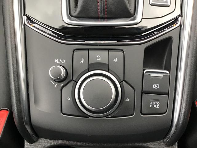 �R�}���_�[�R���g���[���B�X�C�b�`��T�����ƂȂ����R�Ɏ���������ʒu�ɔz�u�B�茳�����邱�ƂȂ��A�e�푀�삪�s���܂��B