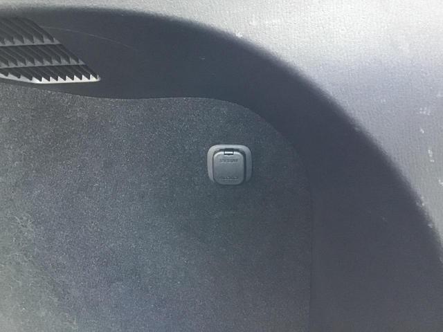 �g�����N���ɂ��d��