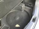 トランク下収納スペース