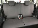 リアシートもゆったりくつろげます。
